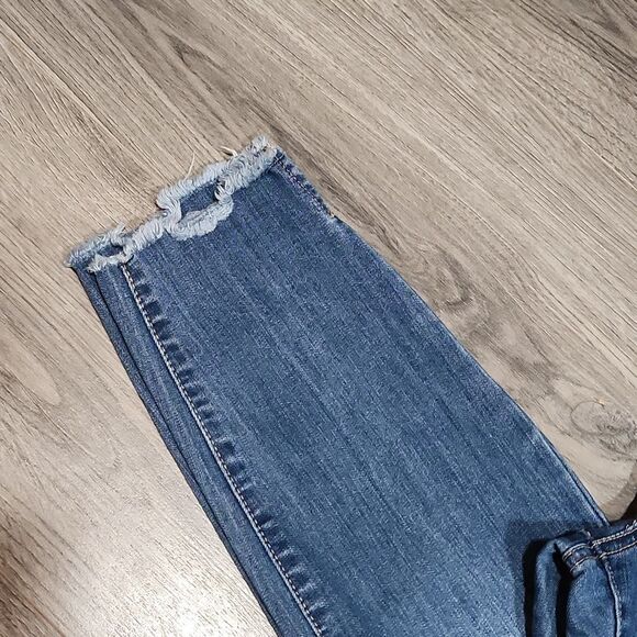 GUC For The Republic Raw Hem Cropped Jeans - Picture 2 of 6